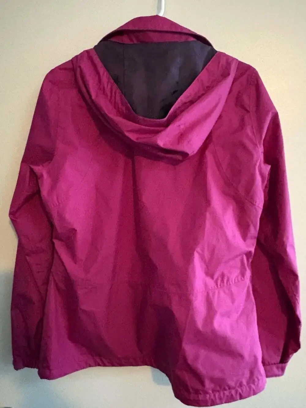 Eddie Bauer Women's Rainfoil Packable Rain Jacket in Fuchsia Pink - Size Small - Picture 5 of 5